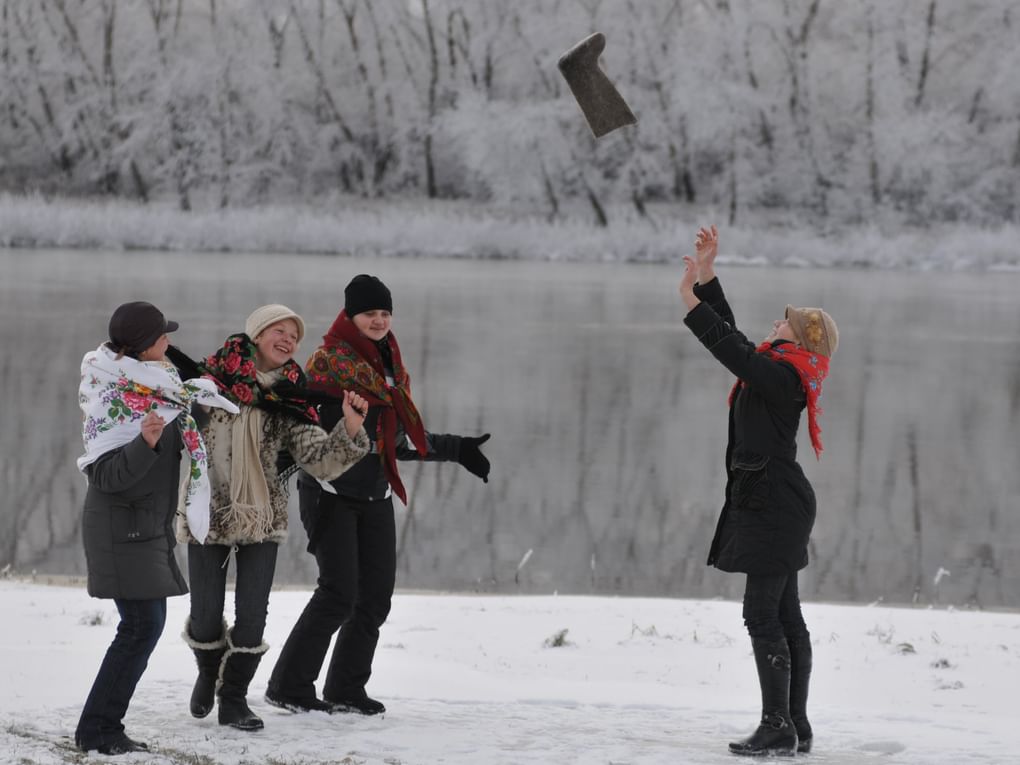 Святочные гадания. Абакан, Республика Хакасия, 2009 год. Фотография: Александр Колбасов / ИТАР-ТАСС