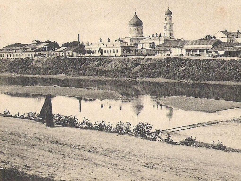 Открытка с общим видом на Орел и рекой Окой. Открытка. 1913. Фотография: pastvu.com