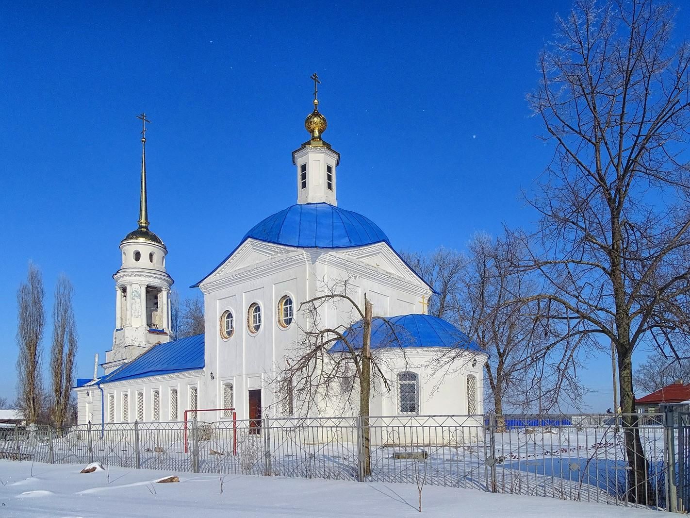 Землянск воронежская. Никольская Церковь Землянск. Землянск Церковь Николая Чудотворца. Землянск Воронежской области. Церковь Землянска Воронежская обл.