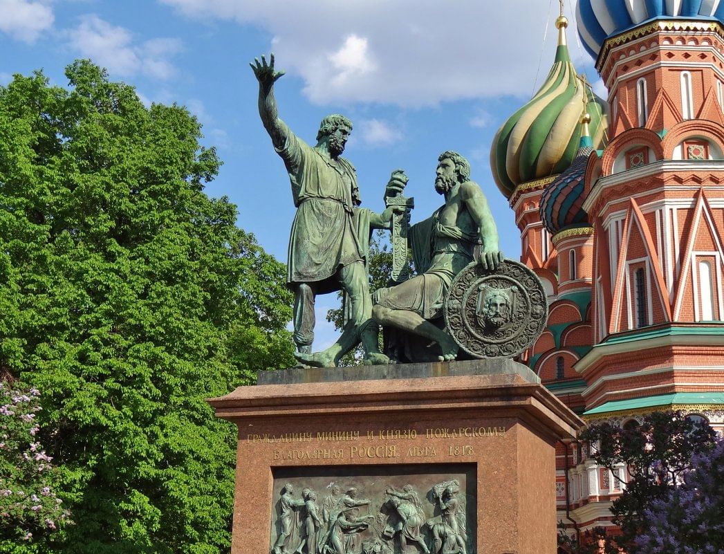 памятники города москвы