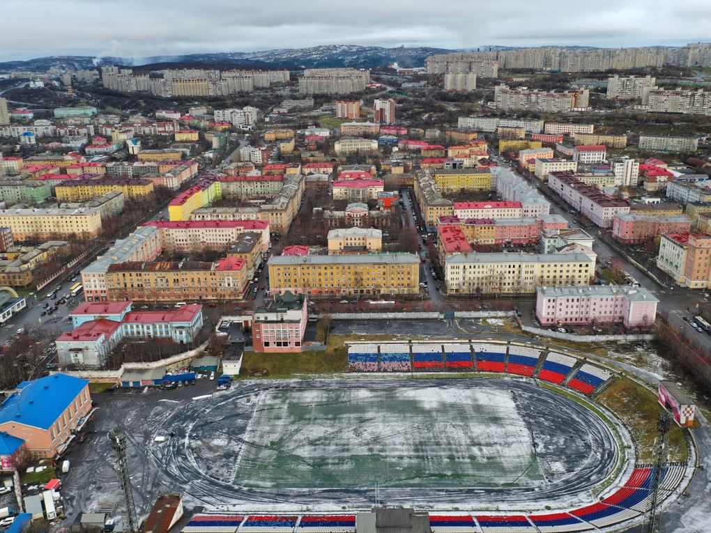 Вид на город и Центральный стадион профсоюзов. Фотография: Лев Федосеев / ТАСС