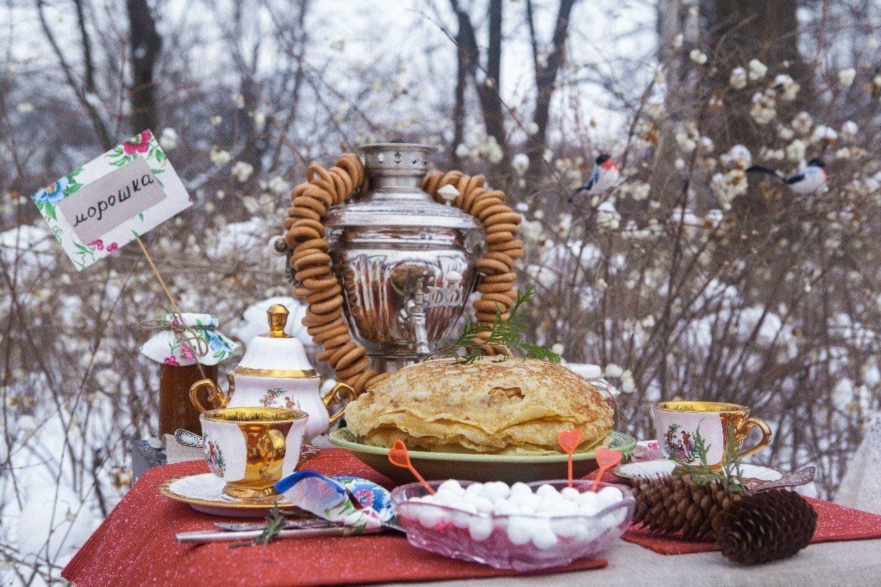 Чай с баранками и торт караоке