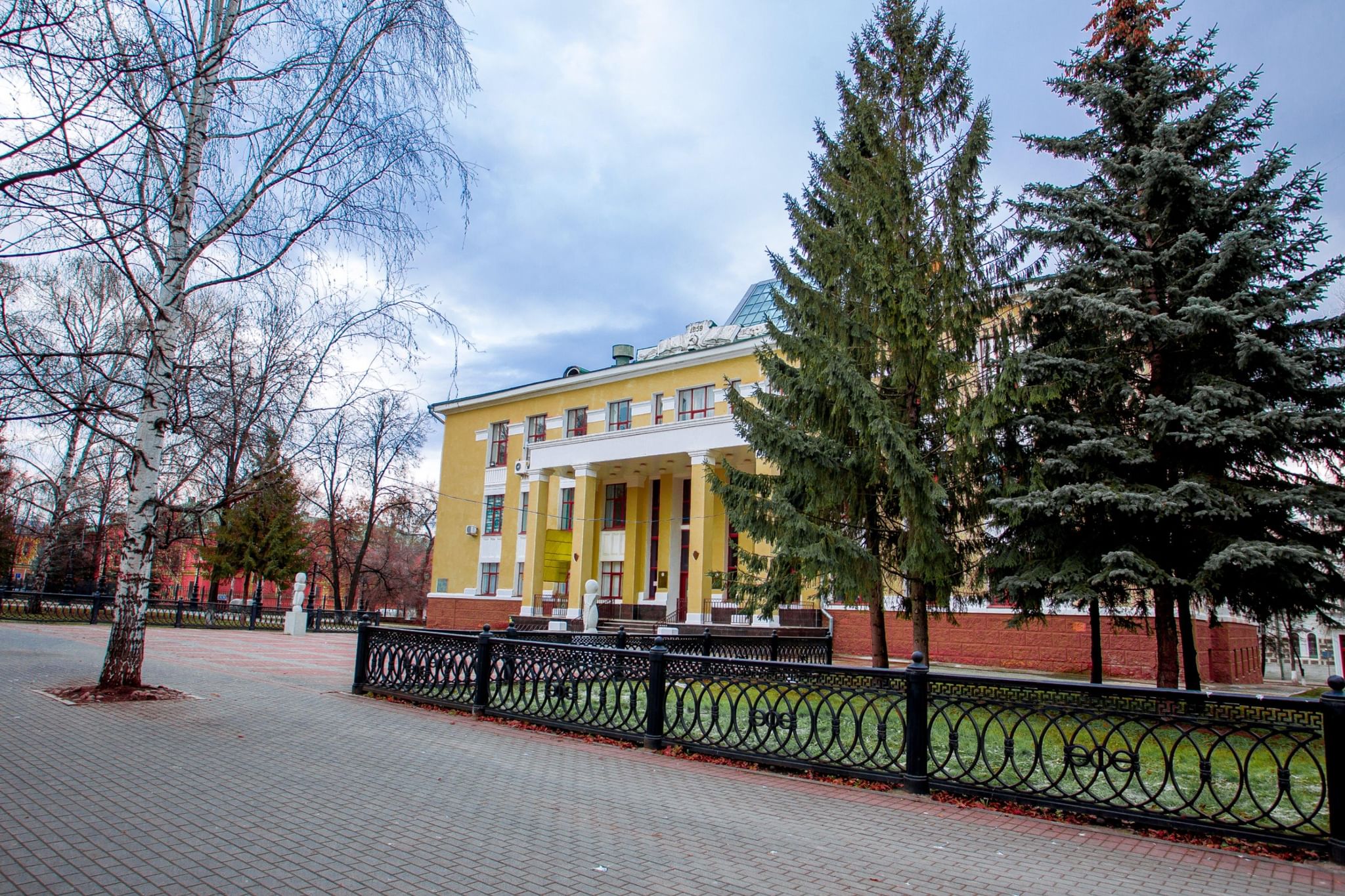 Библиотека уфа. Библиотека Заки Валиди Уфа. Национальная библиотека им.а.з.Валиди сайт. Ахмет Заки Валиди Уфа. Национальная библиотека Республики Башкортостан Ахмет Заки.