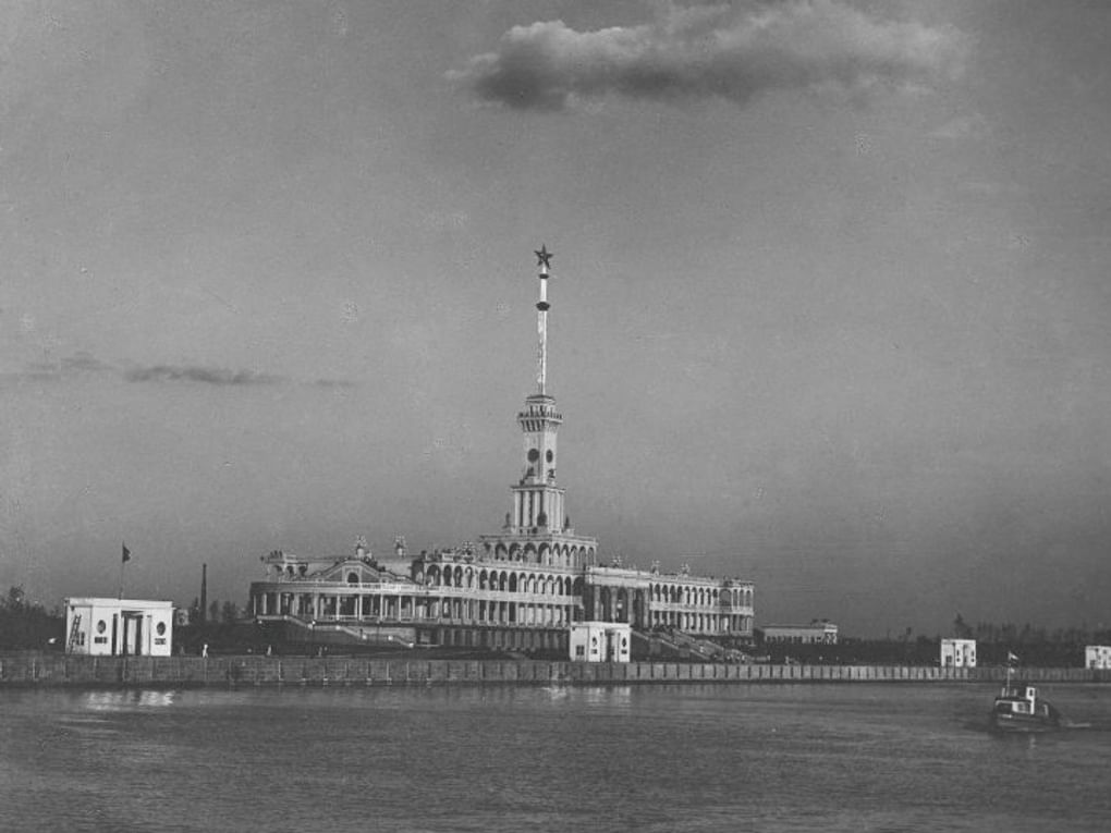 Северный речной вокзал. Москва. Архитектор Алексей Рухлядев. 1933–1937. Фотография: Наум Грановский / Мультимедиа Арт Музей, Москва