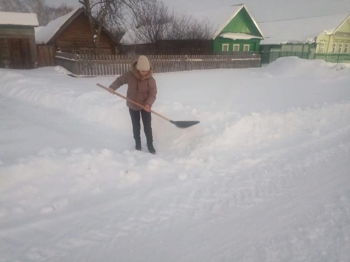 Помогаем пожилым убирать снег 2024, Рыбно-Слободский район — дата и место  проведения, программа мероприятия.