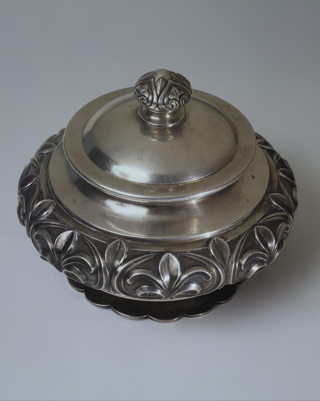 Карл-Эдуард Болин. Сахарница с крышкой. 1896. Государственный Эрмитаж, Санкт-Петербург