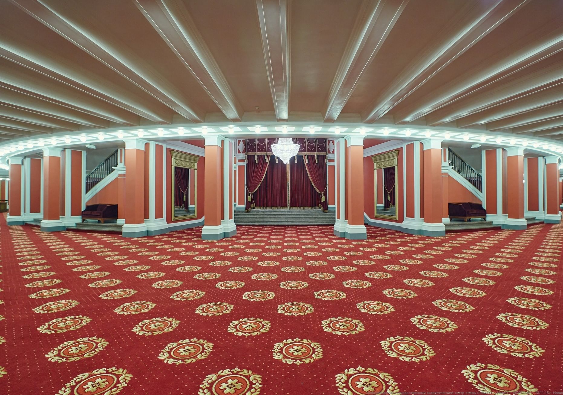 новосибирск залы оперного театра