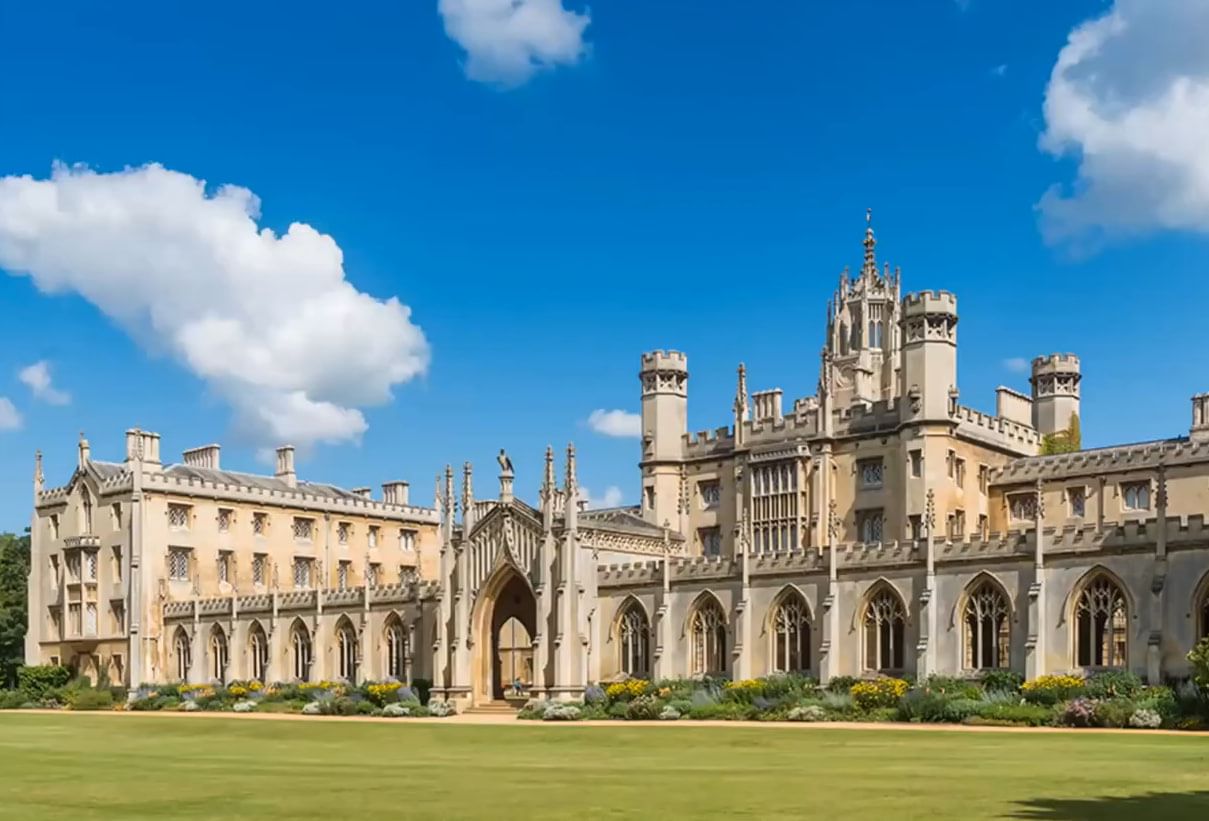 John cambridge. Кембридж университет. St John's College Cambridge. Кембридж университет декан. St Andrews Cambridge.