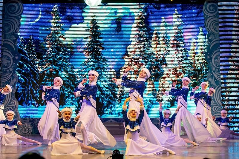 Сценарий новогоднего концерта в доме культуры. Новогодний концерт. Новогодний концерт в ДК. Предновогодний концерт. Концерт в ДК на новый год.