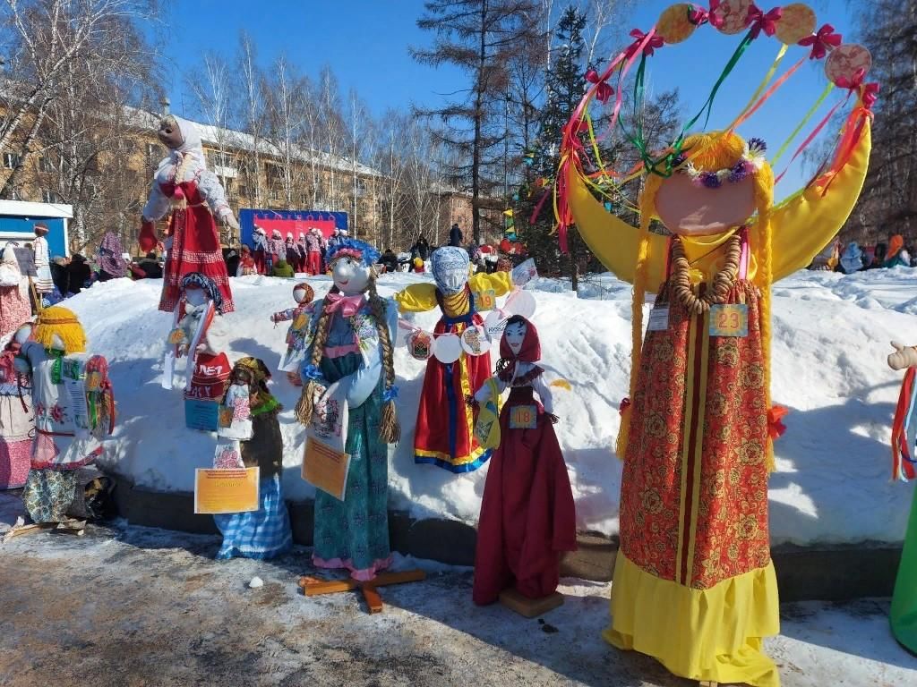 Проводы зимы в 2024 новокузнецк какого числа. Народное гуляние. Празднование Масленицы. Праздничные гулянья на Масленицу 2022. Украшение территории на Масленицу.