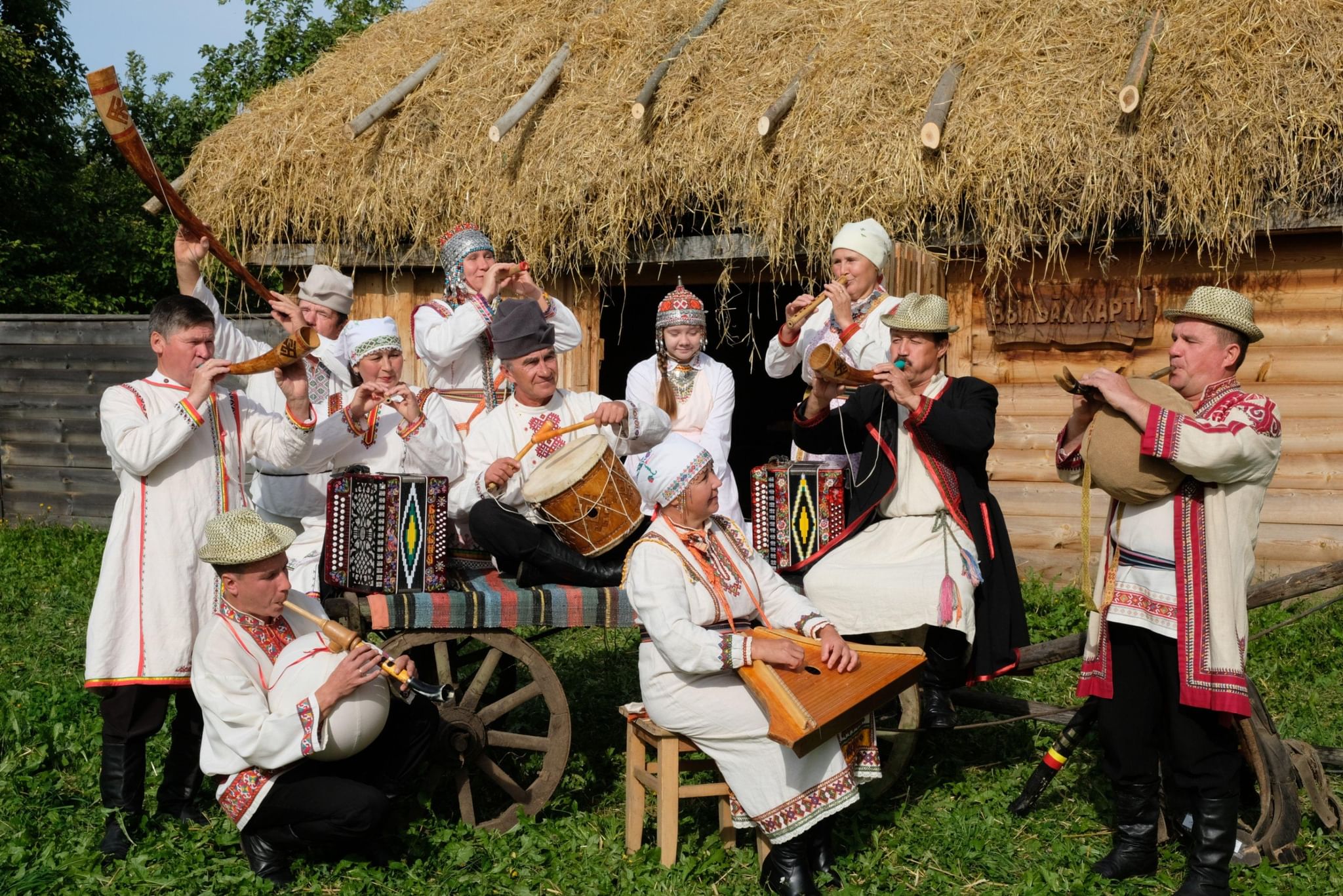 Фестиваль фольклор. Чувашский фольклор. Названия фольклорных фестивалей. Фольклор чувашей герои. Хранители Чувашского фольклора.