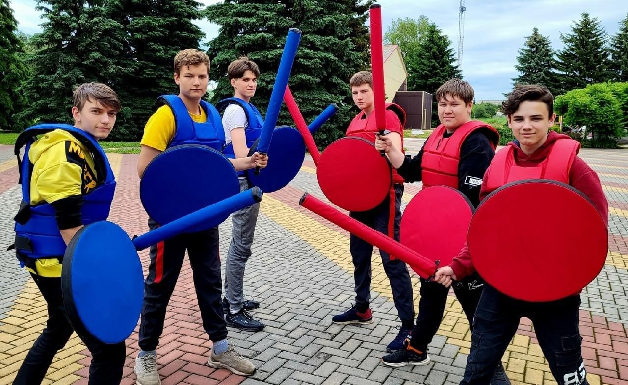 Спортивно развлекательная игра. Проведение спортивного развлечения. Массового досугового мероприятия. Спортивно-развлекательный комплекс. Развлекательная на улице.