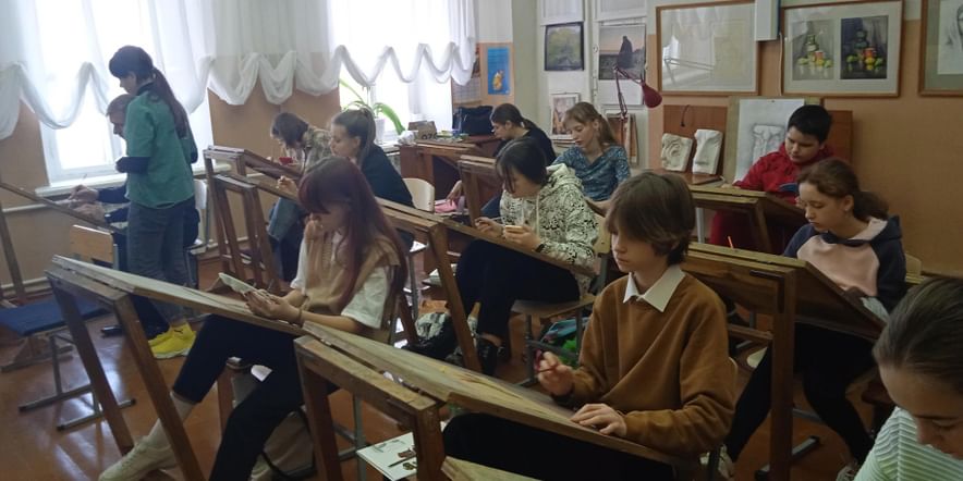 Основное изображение для события Этюд на тонированной бумаге. Подснежники