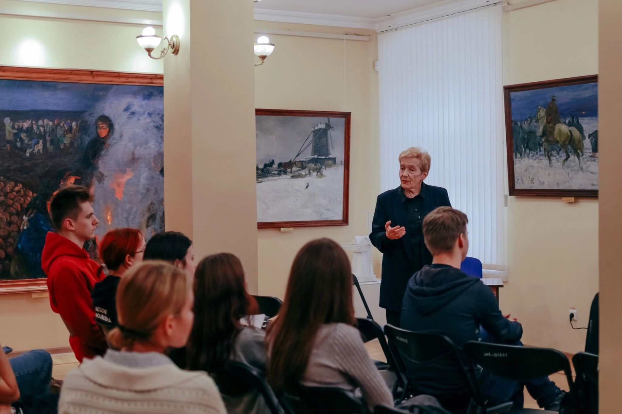 Ульяновском областном художественном музее. Городской музей. Ночь искусств Ульяновск. Ульяновский областной художественный музей описание. Лекции на тему день народного единства.