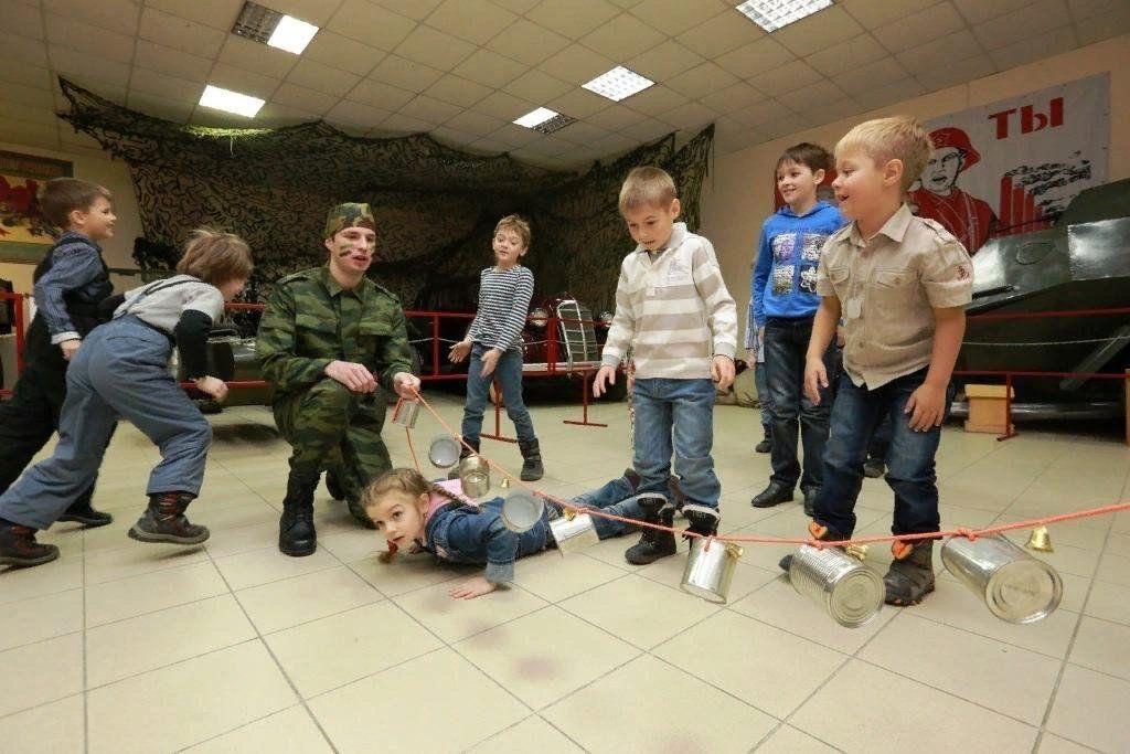 Конкурсы для мальчиков. Военная вечеринка для детей. Праздник в военном стиле для детей. Игровая программа в стиле милитари. Конкурсы на 23 февраля для мальчиков.