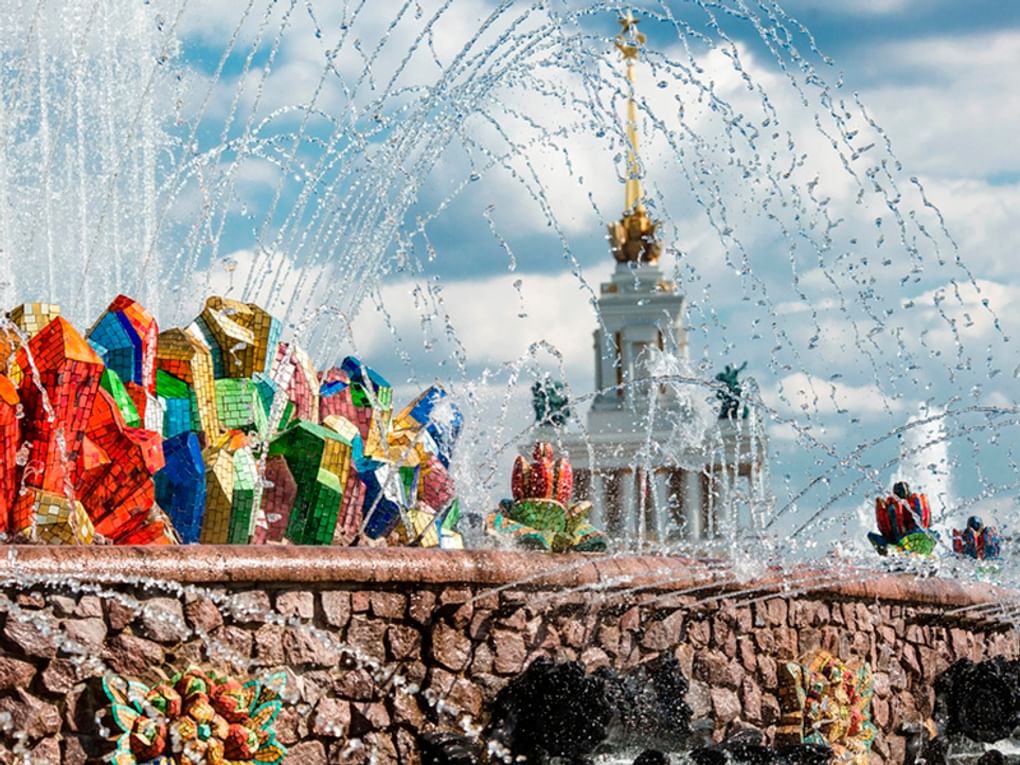 Фонтан «Каменный цветок», Москва. 2020 год. Фотография: Photojuli / фотобанк «Лори»