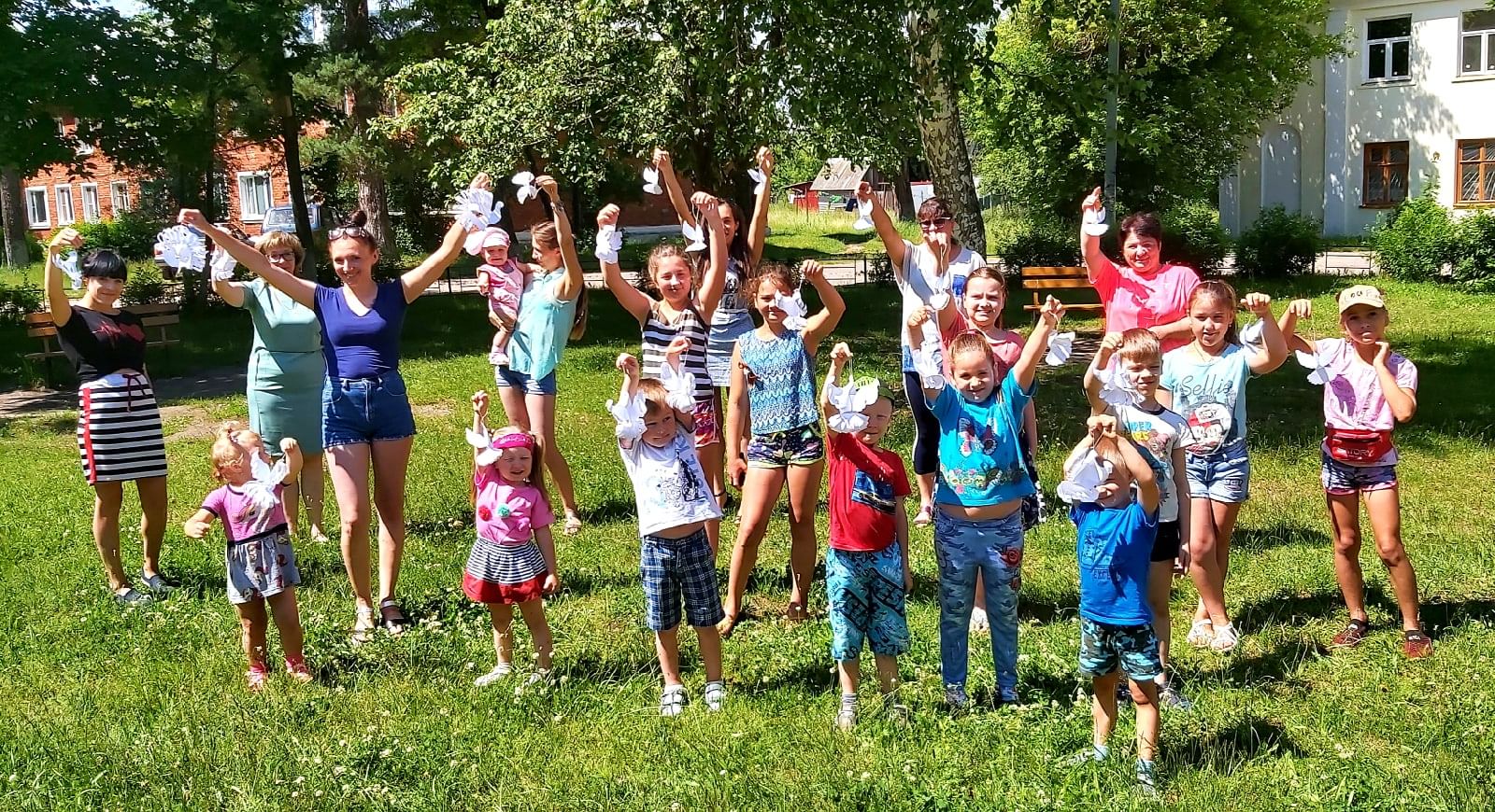 Покажи мероприятия. Конкурсы передай по кругу. Передай добро по кругу спортивный флешмоб детском саду.