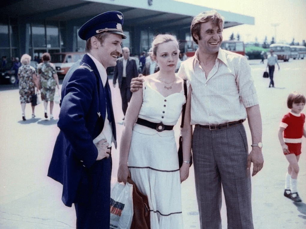 Кадр из художественного фильма Александра Митты «Экипаж» (1979)