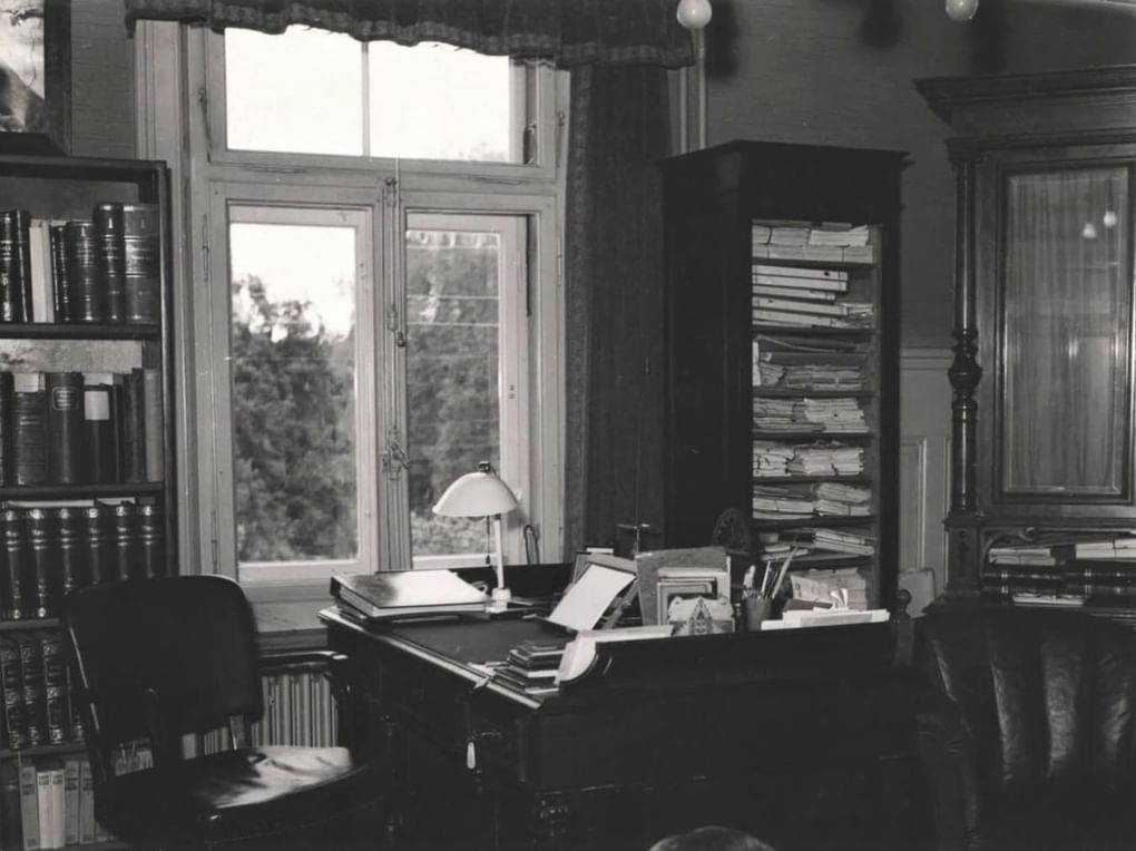 Кабинет Ивана Ильина в Цолликоне. 1955