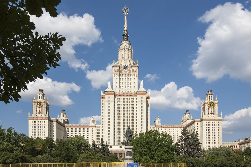 Главное здание Московского государственного университета, Москва. Фотография: Nickolas Titkov / <a href="https://www.flickr.com/photos/titkov/14843706652" target="_blank" rel="noopener">flickr.com</a> / <a href="https://creativecommons.org/licenses/by-sa/2.0/" target="_blank" rel="noopener">CC BY-SA 2.0</a>