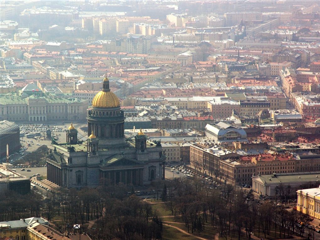 Панорама Санкт-Петербурга с Исаакиевским собором (фрагмент). Фотография: Иерей Максим Массалитин / <a href="https://commons.wikimedia.org/w/index.php?curid=7325293" target="_blank" rel="noopener">commons.wikimedia</a> / <a href="https://creativecommons.org/licenses/by-sa/2.0" target="_blank" rel="noopener">CC BY-SA 2.0</a>