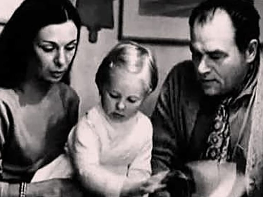 Георг Отс с третьей супругой Илоной Ноор и дочерью Марианной. Фотография: 24smi.org