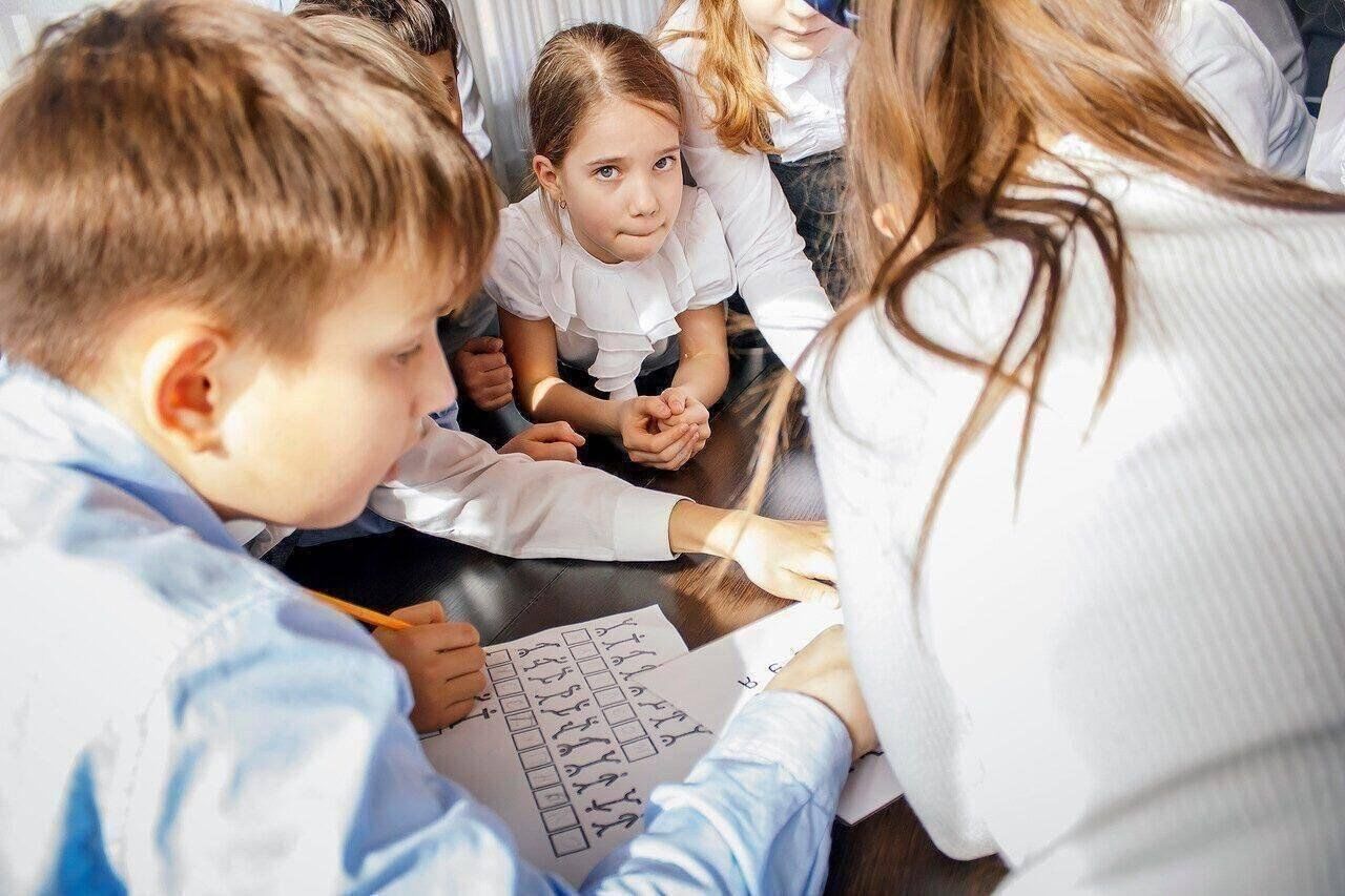 Дом парикмахера астрахань воробьева. Центр клавифкационний обучение молодежи царицыно. Дом парикмахера астрахань воробьева. Парень без сознания в тц. Курсы обучения астрахань.