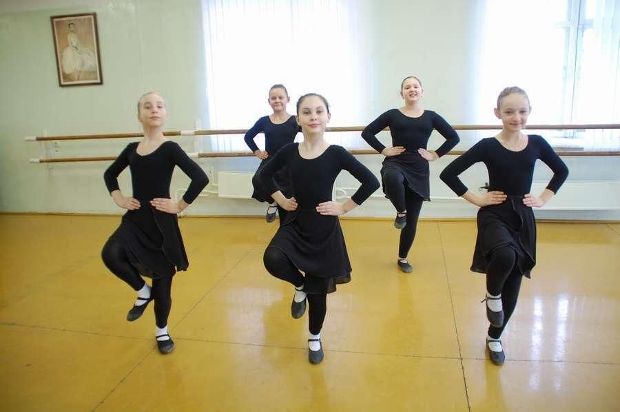 Мастер класс по народному танцу. Урок народного танца. Урок по народному танцу. Народная хореография. Форма для занятий хореографией.