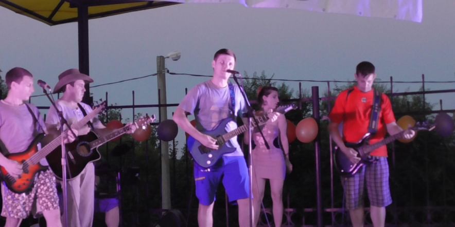 Основное изображение для события Районный фестиваль эстрадной песни «Дискотека 80-ых»