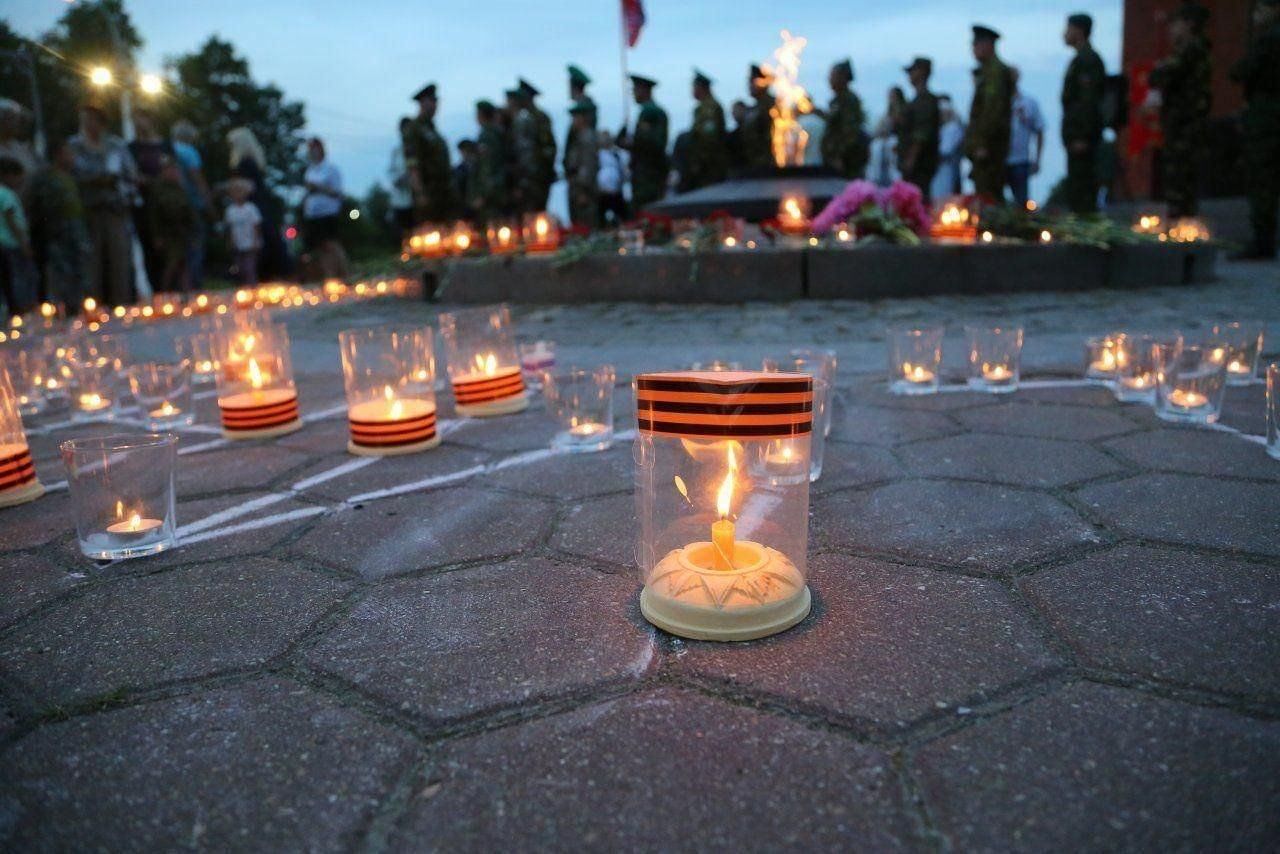 Скачать горящую свечу памяти