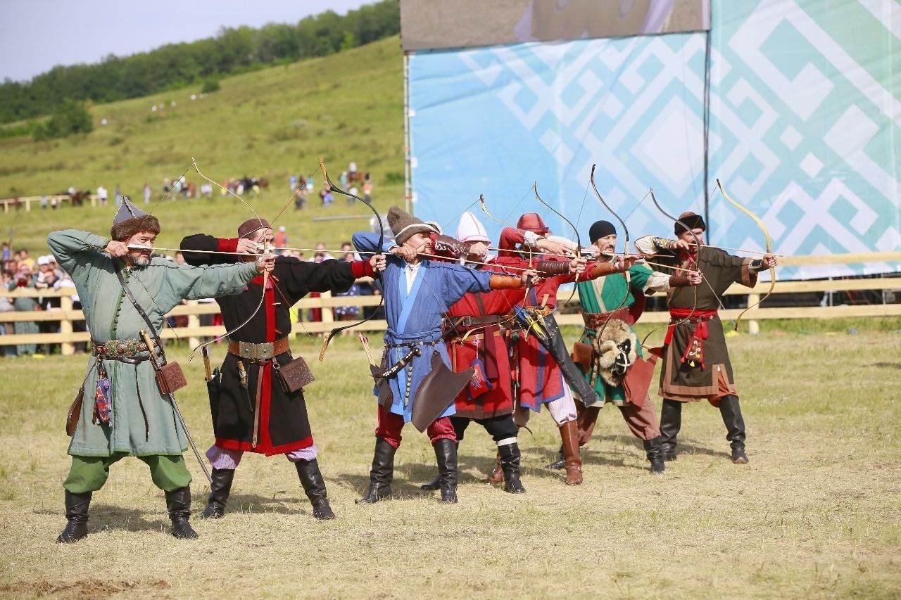 Башкортостан игры. Башкирский национальный праздник Йыйын. Башкирские народные праздники Йыйын и Сабантуй. Башкирские народные праздники Йыйын. Национальный праздник народов Башкирии Сабантуй