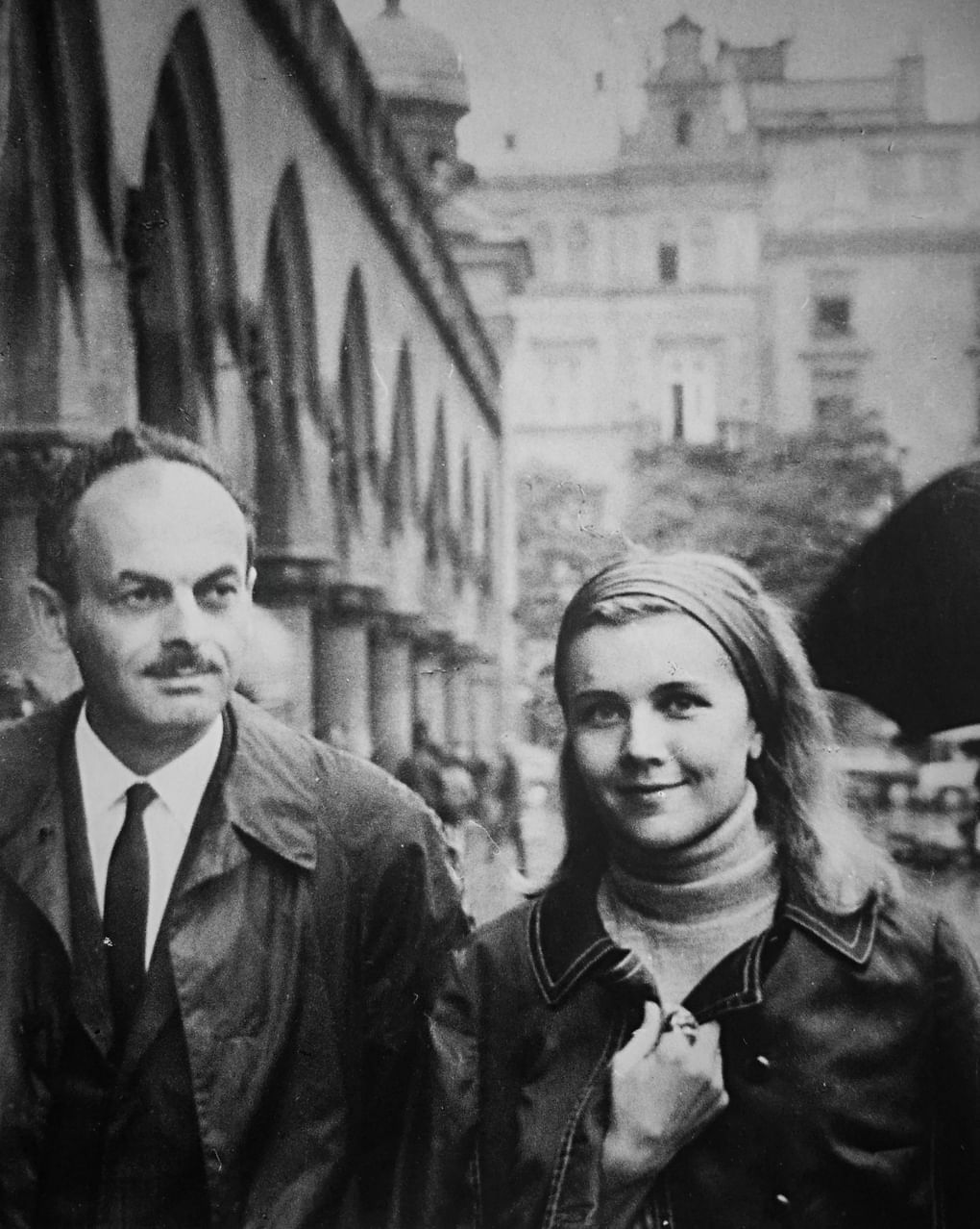Поэт Булат Окуджава. Поселок Переделкино, Московская область, 1962 год. Фотография: Сергей Васин / Мультимедиа Арт Музей, Москва 