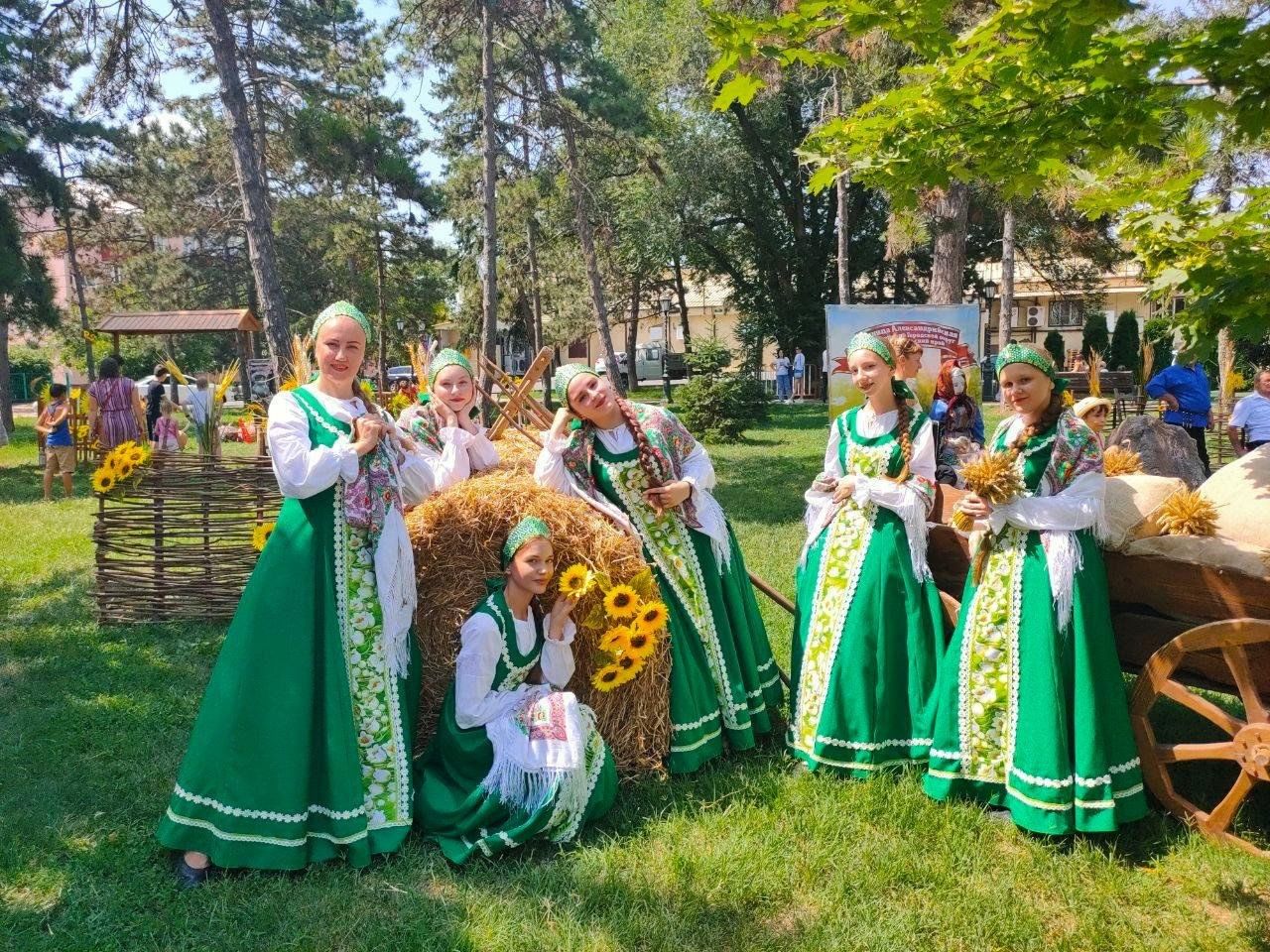 Единый день фольклора прошел. Фольклор. День фольклора. Единый день фольклора.