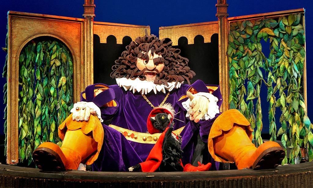 Театр кукол образцова кот в сапогах. Спектакль кот в сапогах театр образцова. Кот в сапогах театр. Кот в сапогах театр. Кот в сапогах.