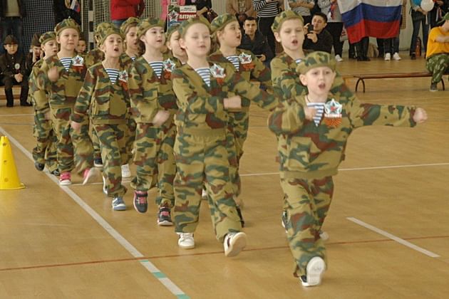 Зарничка в начальной школе. Зарница для детей. Форма для Зарницы. Детский садик Зарничка. Спортивный праздник Зарница в детском саду.