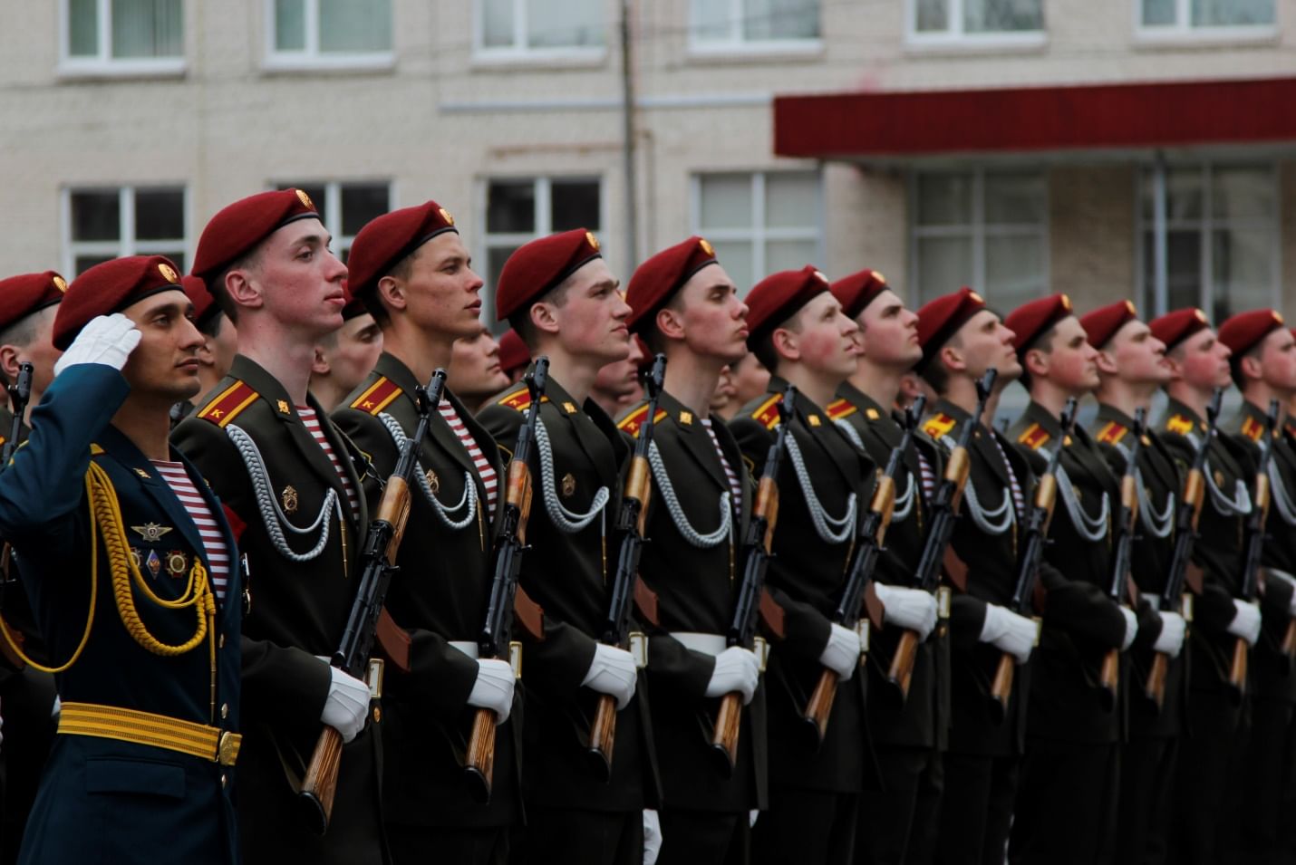 Войска военно национальной гвардии. Санкт-Петербург военный институт войск национальной гвардии. Санкт Петербургский военный институт ВНГ РФ. СПВИ войск национальной гвардии. Санкт-Петербургский военный институт ордена Жукова.