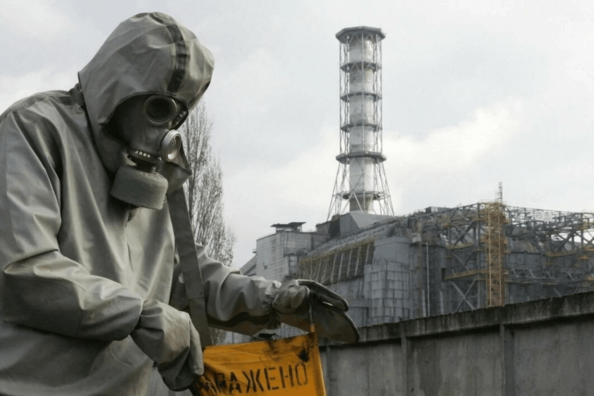Момент взрыва аэс. Чернобыльская АЭС 1986. Станция ЧАЭС Чернобыль. Чернобыльская катастрофа 1986. Чернобыль взрыв атомной станции 1986.