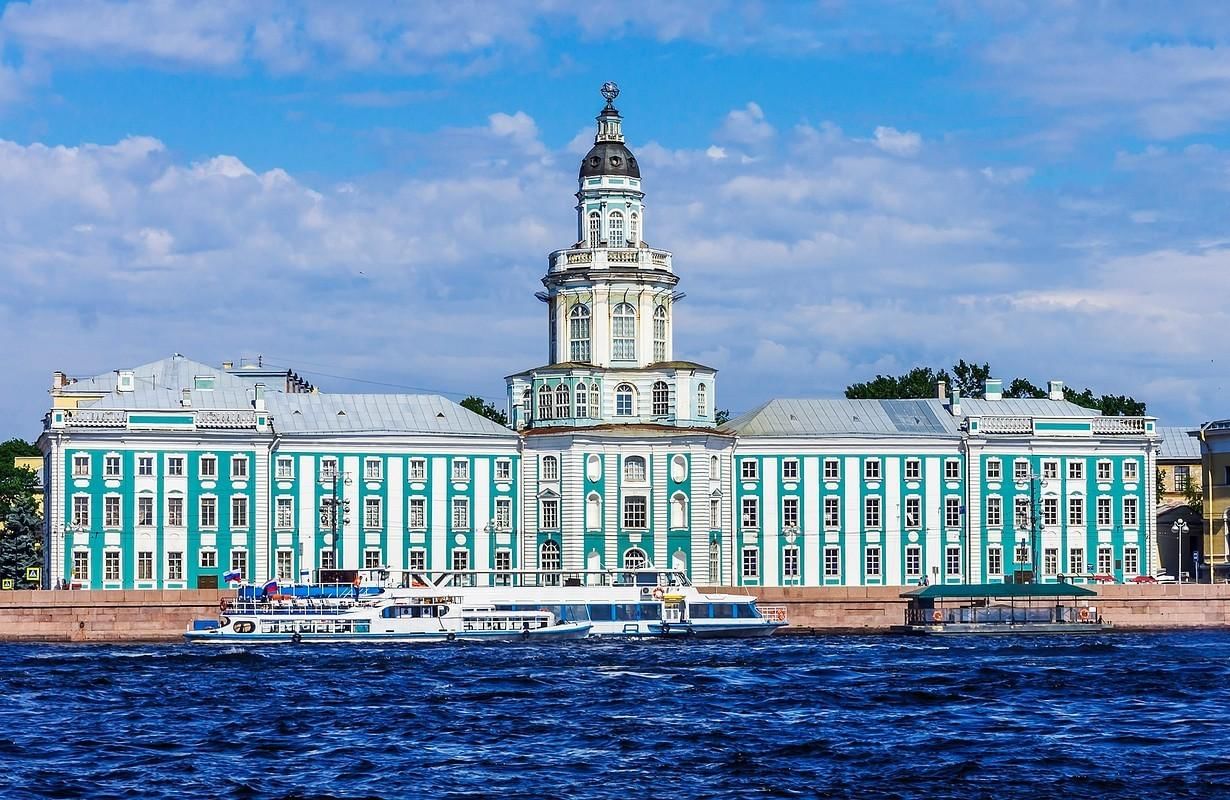 Кунсткамера в петербурге. Кунсткамера Маттарнови. Кунсткамеру, Архитектор г. Маттарнови;. Кунсткамера Георг Маттарнови. Г Маттарнови Архитектор.