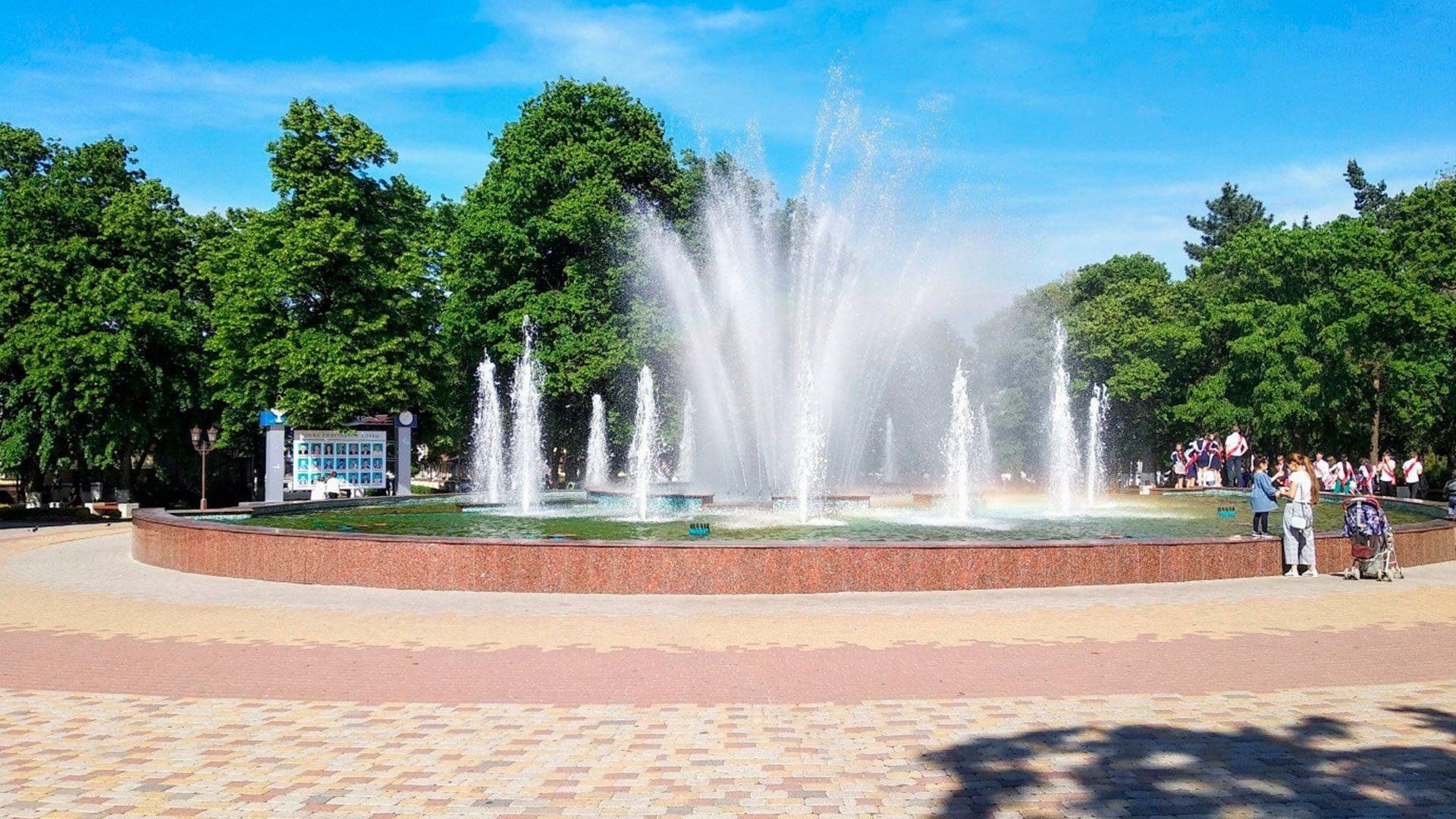 Город армавир краснодарский. Армавир фонтан парк. Городской парк Армавир. Армавир Кирова сквер. Парк Армавир Краснодар.