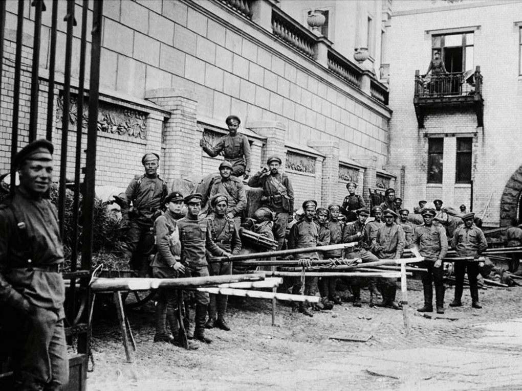 Особняк Матильды Кшесинской. Петроград, 1917 год. Фотография: Государственный музей политической истории России, Санкт-Петербург