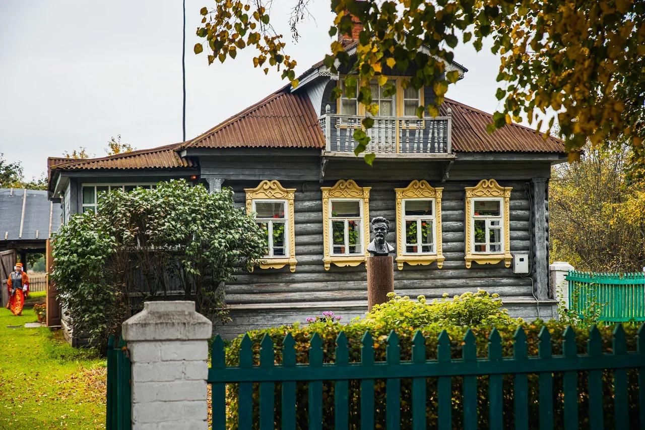 Мемориальный дом-музей М.И. Калинина — Кашинский район, д. Верхняя Троица,  ул. Центральная, д. 8. Подробная информация о музее: расписание, фото,  адрес и т. д. на официальном сайте Культура.РФ