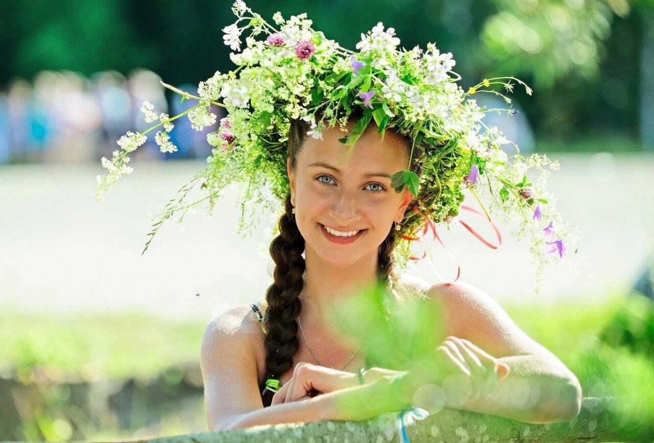 Девочка года конкурс. Фотосессия времена года девушки. Королева лета. Мисс лето фотоконкурс. Фотоконкурс Весна и женщина.