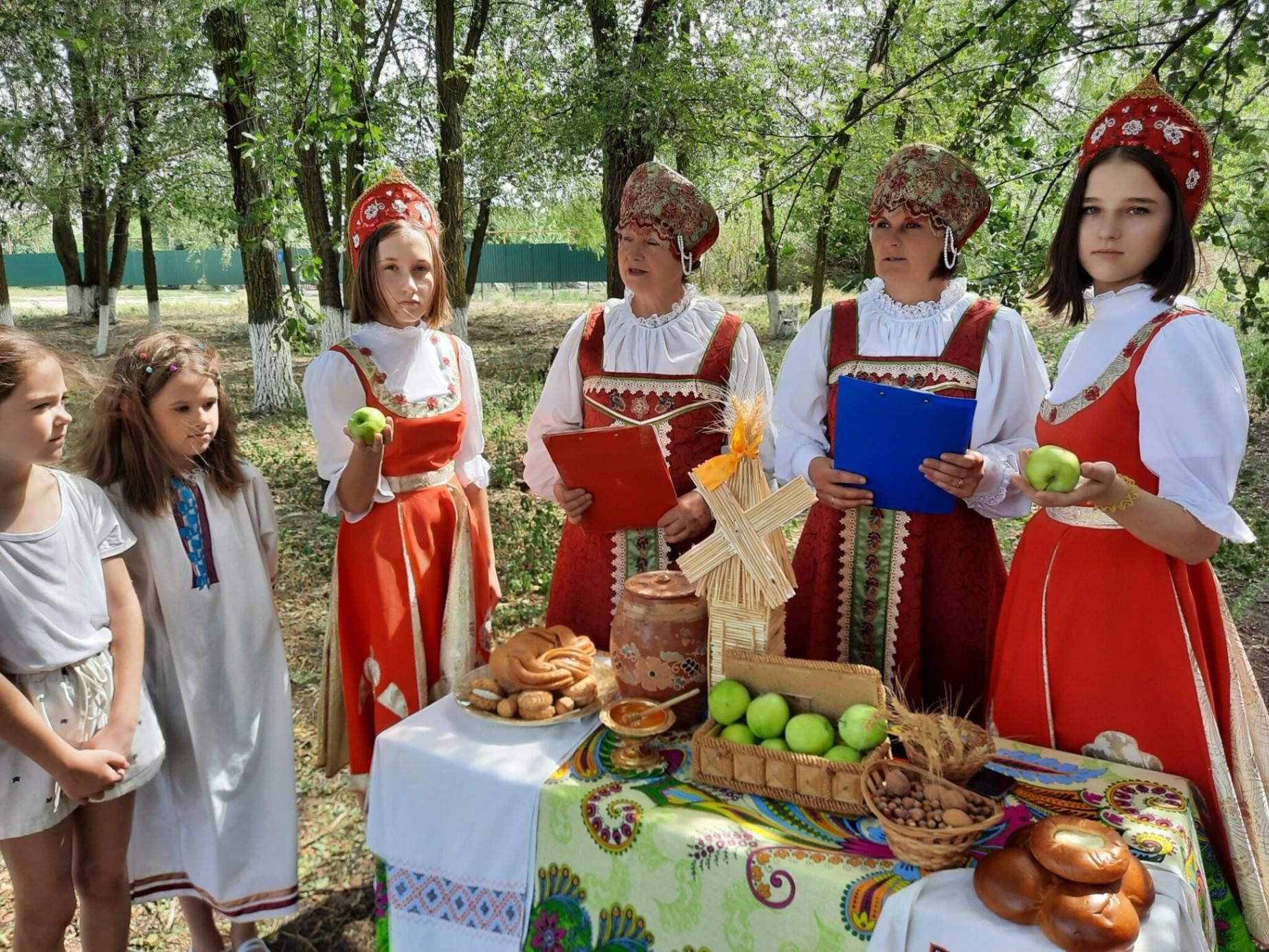 яблочный спас тематический стол