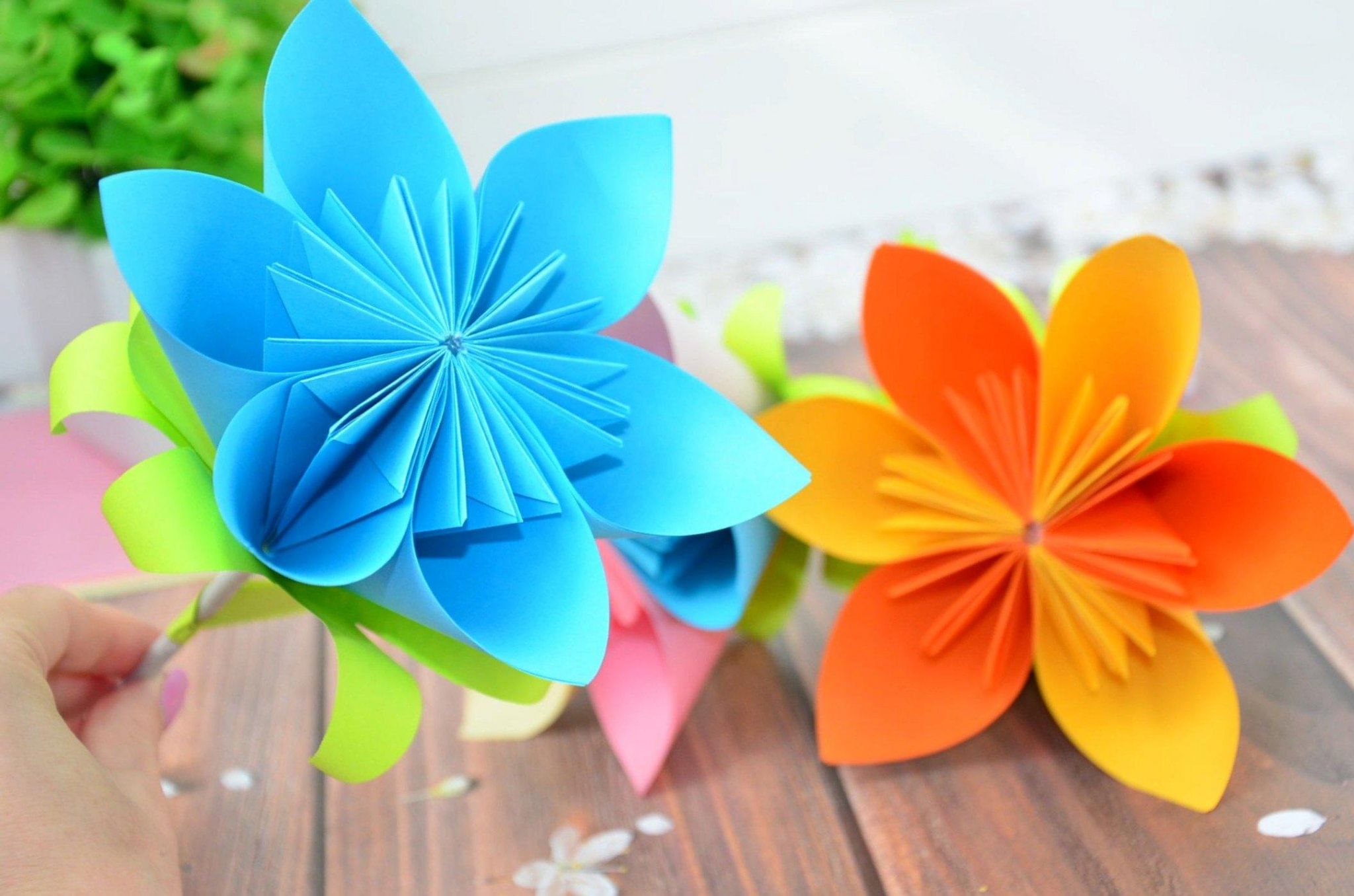 Цветочки можно. Making Flowers from paper.