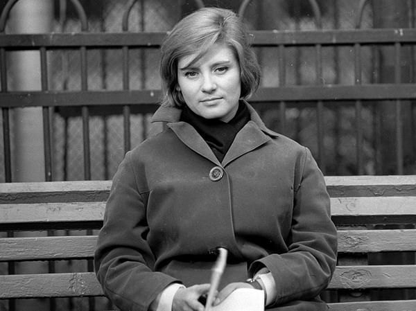 Евгения Уралова в роли Лены в художественном фильме Марлена Хуциева «Июльский дождь» (1966)