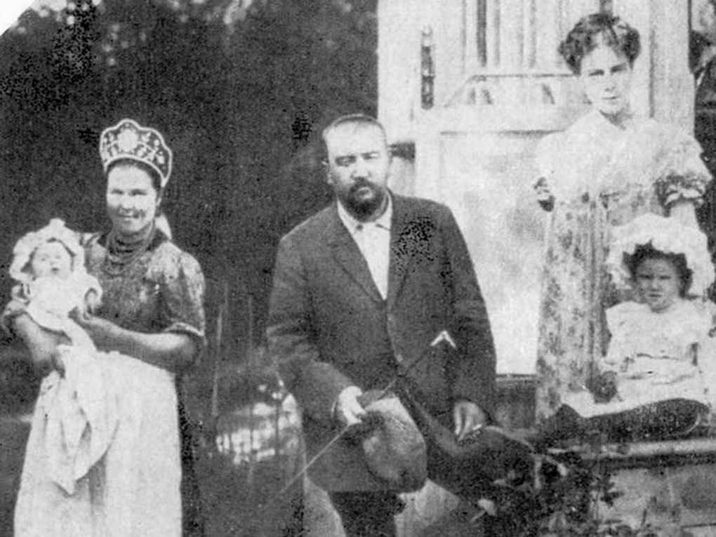 Александр Куприн с семьей. Гатчина, Ленинградская область, 1911 год. Фотография: Государственный музей истории российской литературы имени В.И. Даля (Государственный литературный музей), Москва