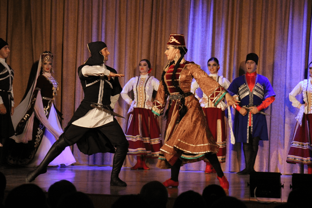 Танцы черкесск