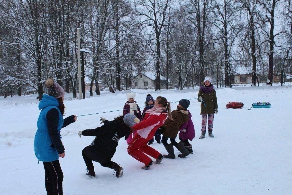 Зимние забавы на свежем воздухе. Зимние игры на улице. Зимние игры для детей на улице. Зимняя игровая программа.