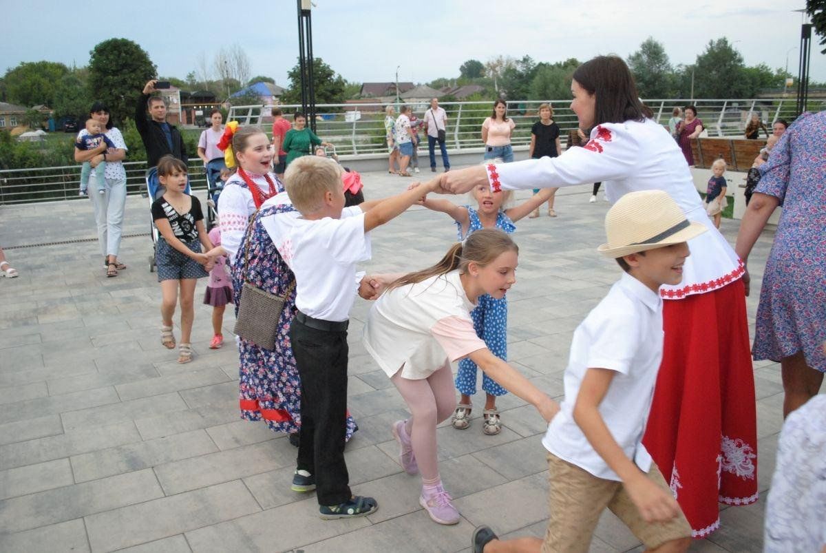 Смена играй. Концерт на реке. Старый Оскол лицей 3 летняя школа..