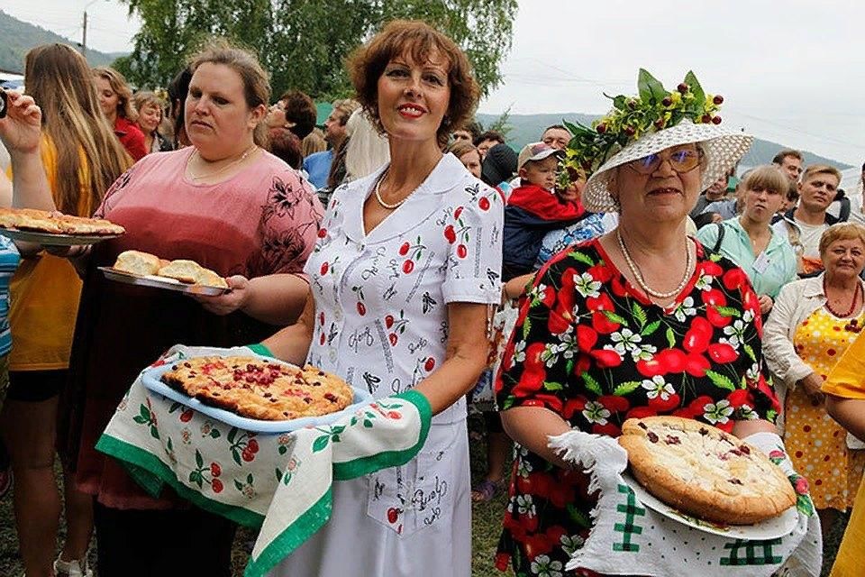 Праздник самара. Жигулевская вишня фестиваль 2022. Фестиваль вишневого пирога в Ширяево. Праздник вишневого пирога в Ширяево. Праздник вишневого пирога в Ширяево 2021.